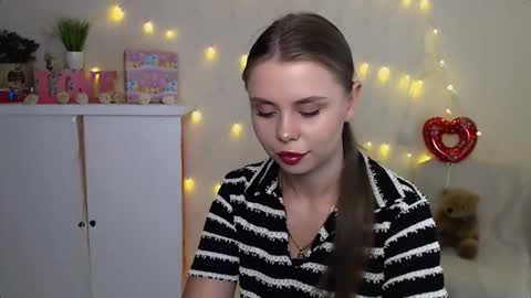 Snapshot of dream_mari chatting on September 11, 2025, 7:19 am Mari online show from September 11, 2025, 7:19 am