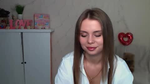 Snapshot of dream_mari chatting on September 13, 2025, 6:35 am Mari online show from September 13, 2025, 6:35 am