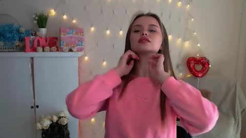 Snapshot of dream_mari chatting on October 3, 2025, 10:23 am Mari online show from October 3, 2025, 10:23 am