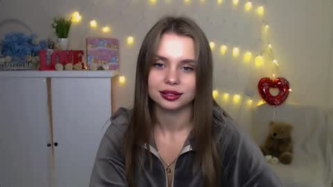 Snapshot of dream_mari chatting on October 6, 2025, 7:39 am Mari online show from October 6, 2025, 7:39 am