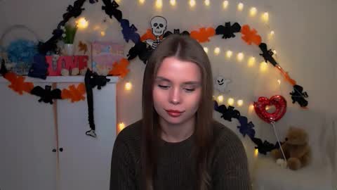 Snapshot of dream_mari chatting on October 29, 2025, 11:23 am Mari online show from October 29, 2025, 11:23 am