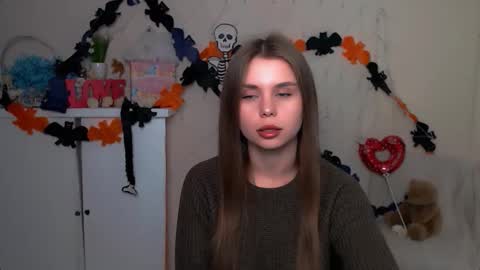 Snapshot of dream_mari chatting on November 4, 2025, 6:45 am Mari online show from November 4, 2025, 6:45 am