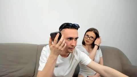 dream_momy online show from February 26, 2025, 7:27 pm