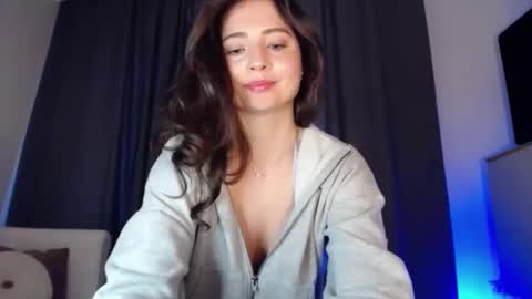 Nicole online show from December 13, 2024, 8:09 am