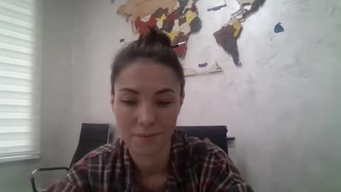 Snapshot of dream_petal_ chatting on February 9, 2026, 9:24 am dream_petal_ online show from February 9, 2026, 9:24 am