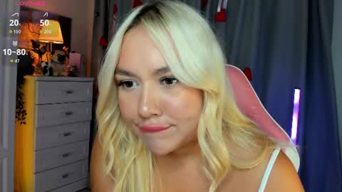 Snapshot of dreamaise chatting on July 17, 2026, 4:23 pm Mary pvt open use pink and blue app lovense online show from July 17, 2026, 4:23 pm