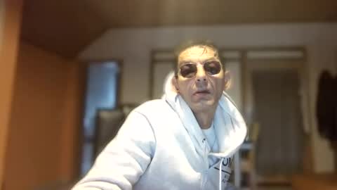 Snapshot of dreambob chatting on October 6, 2025, 12:46 pm Dreambob online show from October 6, 2025, 12:46 pm