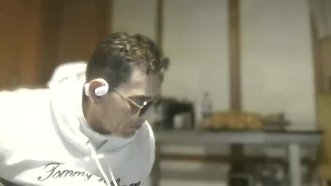 Snapshot of dreambob chatting on November 2, 2025, 12:13 am Dreambob online show from November 2, 2025, 12:13 am