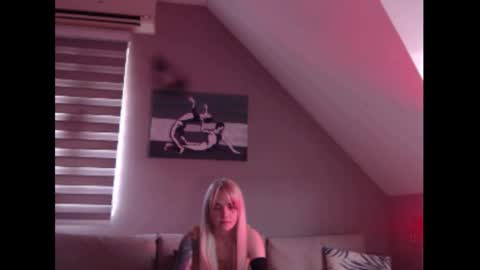 Snapshot of dreamcatcherfantasy chatting on March 12, 2025, 11:20 am A girl online show from March 12, 2025, 11:20 am