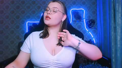 dreamforyoue2 online show from March 29, 2026, 7:36 pm