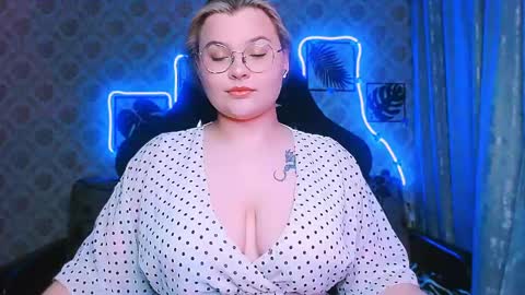 dreamforyoue2 online show from April 6, 2026, 5:58 pm