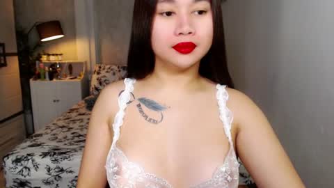 Snapshot of dreamgirlheaven chatting on June 18, 2026, 6:24 am Heaven online show from June 18, 2026, 6:24 am