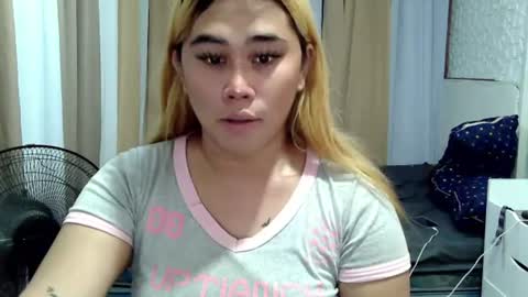 Snapshot of dreammegan chatting on June 15, 2026, 4:58 am Stacy DONT FORGET TO FOLLOW ME AND THUMBS UP my wife samgrg2 online show from June 15, 2026, 4:58 am
