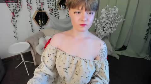Luna online show from July 19, 2026, 8:34 pm