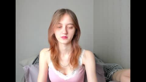 Snapshot of dreamy_pollyyy chatting on February 16, 2026, 2:29 am dreamy_pollyyy online show from February 16, 2026, 2:29 am