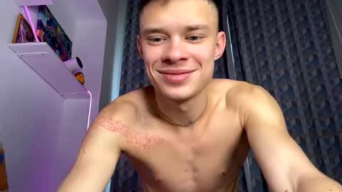 Snapshot of dreamyadam chatting on October 20, 2025, 10:27 am Adam Dream online show from October 20, 2025, 10:27 am