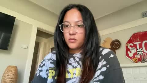 RIRI OR DREAMY online show from February 21, 2026, 7:04 pm