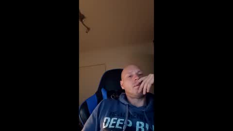 Snapshot of drijn3 chatting on April 19, 2026, 4:01 am drijn3 online show from April 19, 2026, 4:01 am