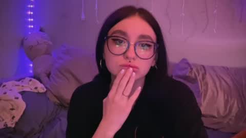 Snapshot of drillhouse_ chatting on March 4, 2025, 5:03 pm Tara Sonny online show from March 4, 2025, 5:03 pm