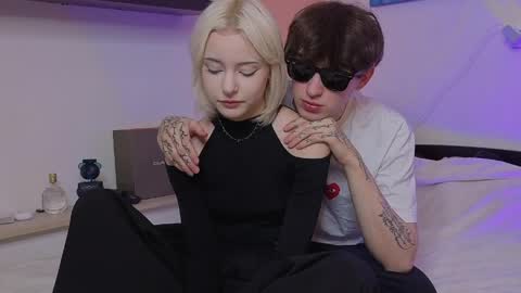 Mark online show from April 11, 2026, 1:21 am