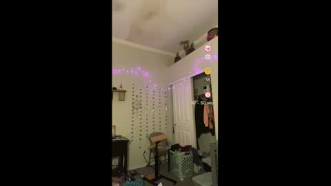 Drippy kitty  online show from January 8, 2026, 4:37 am