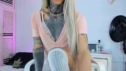 drippyorlove online show from April 1, 2026, 8:39 pm