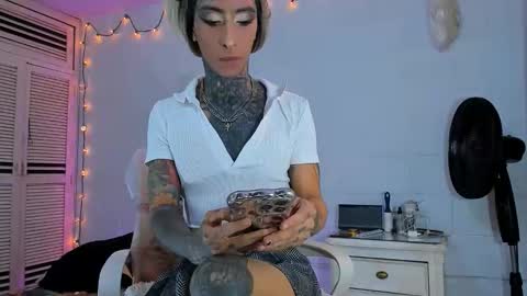 drippyorlove online show from May 11, 2026, 8:28 pm