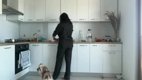 Dr. Resa online show from October 9, 2025, 9:07 am