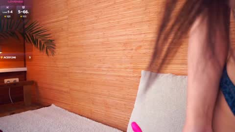 Polly day and Amelia night online show from December 19, 2024, 9:29 am