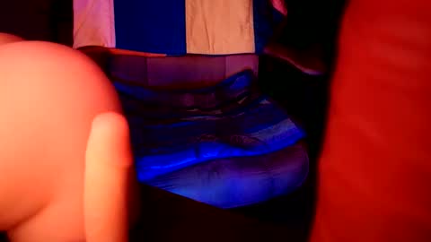 Snapshot of drwhoisit chatting on December 23, 2025, 7:50 am Dr WhoIsIt online show from December 23, 2025, 7:50 am