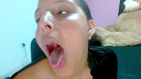 dulce1609 online show from February 14, 2025, 1:45 am