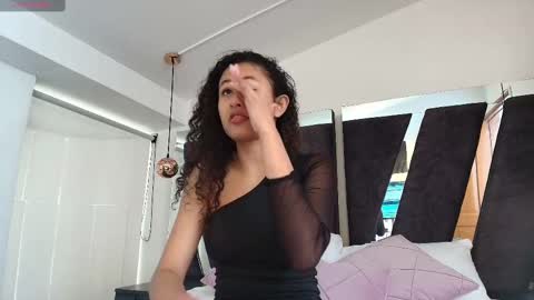  Dulce Candy  online show from September 12, 2025, 12:38 pm