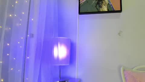 dulce__fiore07 online show from May 29, 2026, 12:03 pm