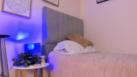 dulce__fiore07 online show from July 13, 2026, 3:09 am