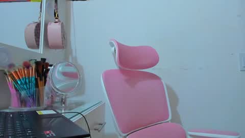 Dulce  online show from January 15, 2025, 9:20 pm