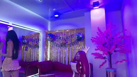 dulce_viioleta online show from December 17, 2025, 11:16 am