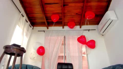 Snapshot of dulce_y_jhoselin chatting on February 12, 2026, 9:21 pm Dulce Y Jhoselin online show from February 12, 2026, 9:21 pm