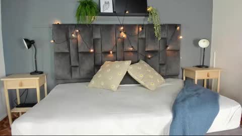 DULCE AURORA online show from February 22, 2026, 7:23 pm