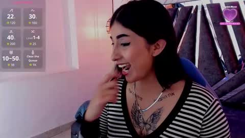    online show from November 17, 2025, 7:52 pm