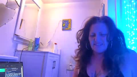 dumbgirl5150 online show from December 2, 2024, 12:07 pm