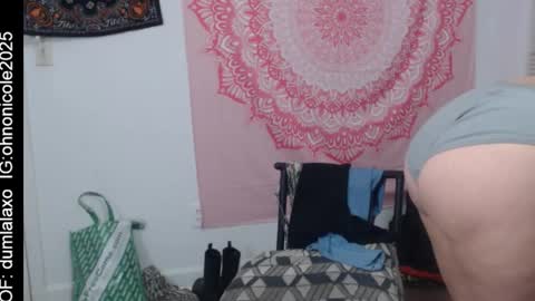 Snapshot of dumlala chatting on December 3, 2025, 4:31 am the only advantage you have over me is that u can kiss my ass and i cant online show from December 3, 2025, 4:31 am