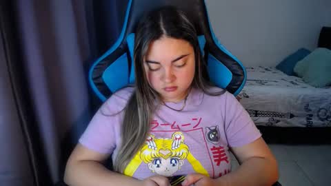 Snapshot of dumont_model chatting on January 30, 2025, 9:36 pm Nicole online show from January 30, 2025, 9:36 pm