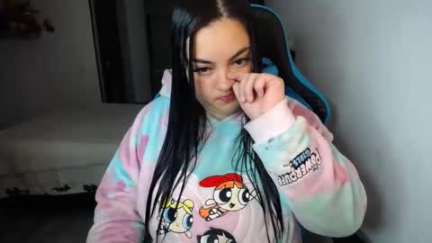 Snapshot of dumont_model chatting on October 6, 2025, 2:09 am Nicole online show from October 6, 2025, 2:09 am