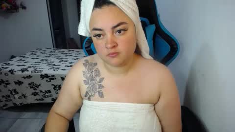 Snapshot of dumont_model chatting on October 12, 2025, 7:29 am Nicole online show from October 12, 2025, 7:29 am