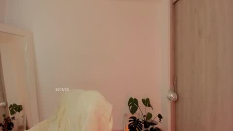 Snapshot of duna_du chatting on February 2, 2025, 8:19 pm My birthday is tomorrow November 30 online show from February 2, 2025, 8:19 pm