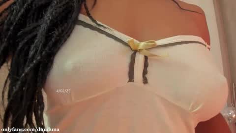 Snapshot of duna_du chatting on February 4, 2025, 10:45 pm My birthday is tomorrow November 30 online show from February 4, 2025, 10:45 pm