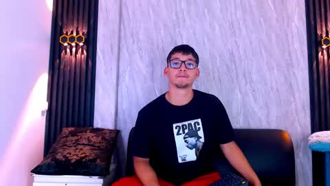 Snapshot of dunkan_snow chatting on December 18, 2025, 11:38 am Dunkan online show from December 18, 2025, 11:38 am