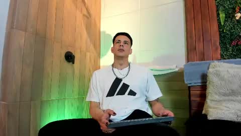 Dustin Sonne online show from July 26, 2026, 3:36 am