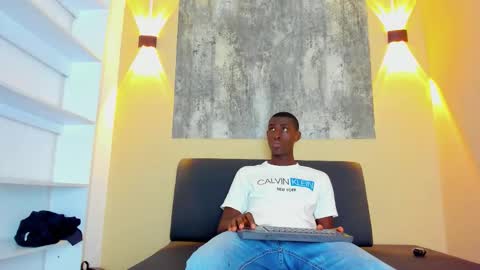 Snapshot of dustin_tayson chatting on December 16, 2025, 12:10 pm DUSTIN online show from December 16, 2025, 12:10 pm