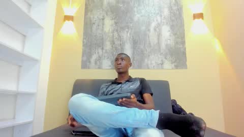 Snapshot of dustin_tayson chatting on December 18, 2025, 12:11 pm DUSTIN online show from December 18, 2025, 12:11 pm